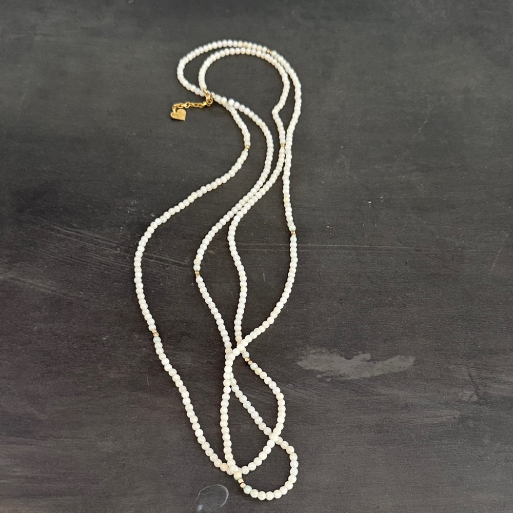 Classic Pearl Necklace with Gold Details